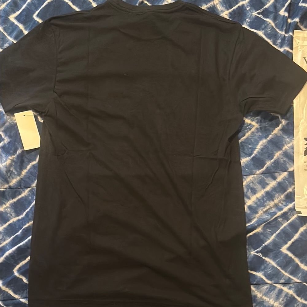 Vuori V1 Logo Tee - Picture 3 of 4